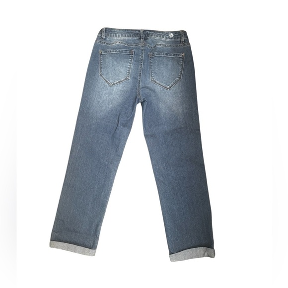 KENSIE "Tell Me Something Pretty"
Capri Jeans Size 27 Medium Wash Whiskers EUC - Picture 6 of 15